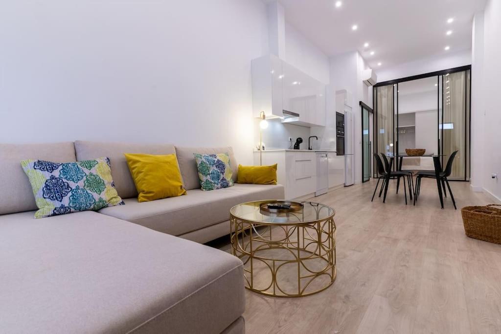 Apartamento Nuevo En El Centro De Elche Dış mekan fotoğraf